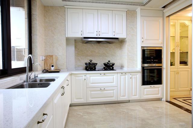 遵義裝修公司：廚房瓷磚怎么選擇？