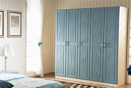 遵義裝修公司：什么材質(zhì)適合定制衣柜？你家衣柜選對了嗎